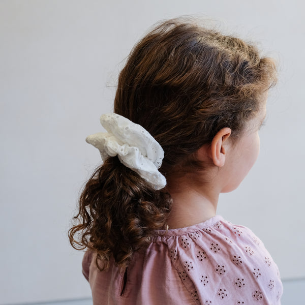 Mimi & Lula - Broderie scrunchie WHITE