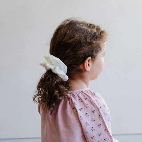 Mimi & Lula - Broderie scrunchie WHITE
