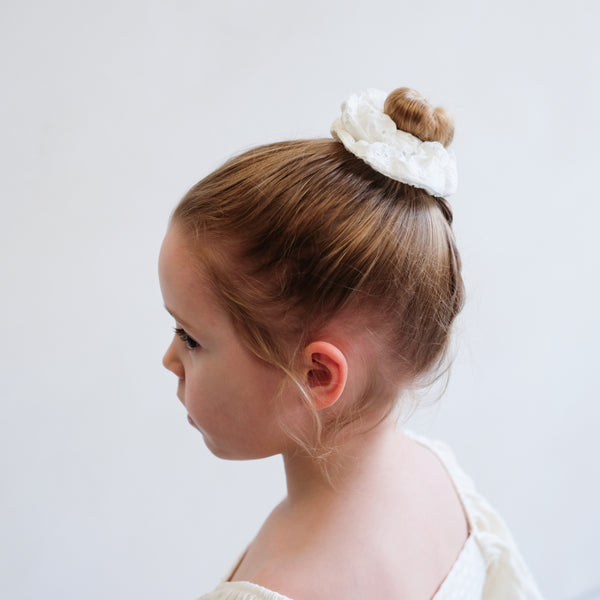Mimi & Lula - Broderie scrunchie WHITE