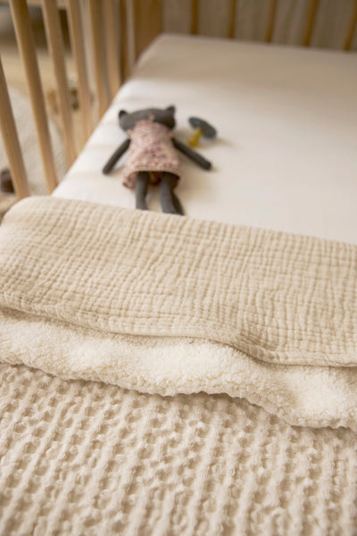 Meyco Baby - Waffle Teddy crib bed blanket - Taupe - 75x100cm