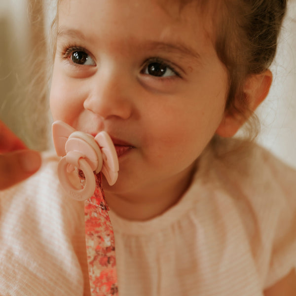 Elodie Details - Binky Bow Newborn - Misty Pink