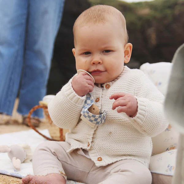 Avery Row - Pacifier clip - Waves