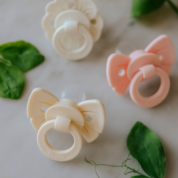 Elodie Details - Binky Bow Newborn - Oat White