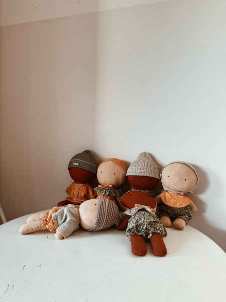 We are Gommu - Shorts & Hat - Green Flowers